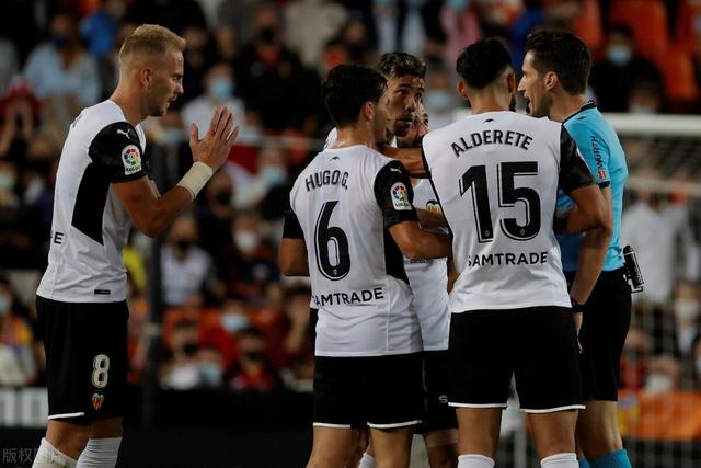 利物浦后悔了吗？玛玛达面对巴萨被狂灌7球